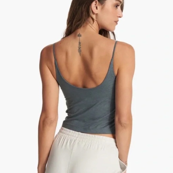 Vuori Lux Cami in Cape Heather size medium - Picture 2 of 6